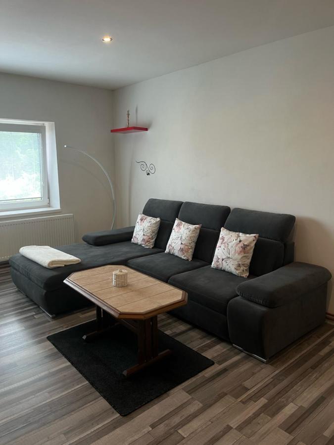 Apartman V Rodinnem Dome Jaroměř 外观 照片